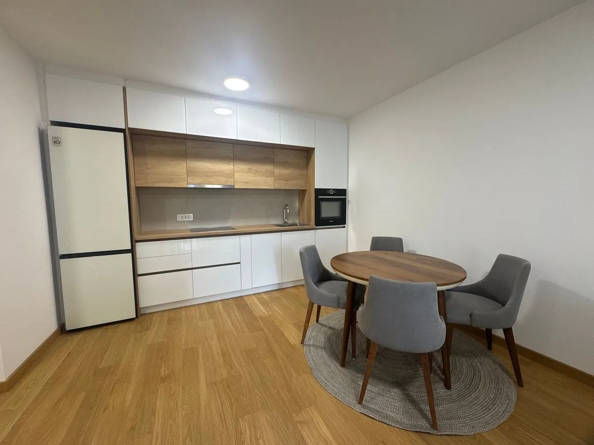 Izdavanje, dvosoban stan, 45m², Đeram Pijaca, Beograd