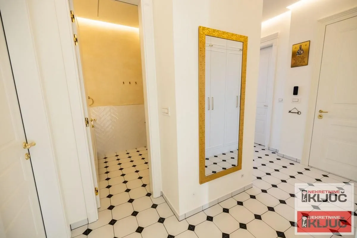 Izdavanje, četvorosoban stan, 135m², Tatarsko brdo, Petrovaradin