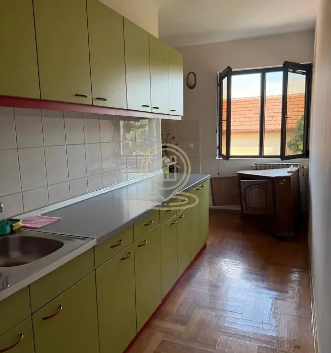 Izdavanje, dvosoban stan, 80m², Mala vaga, Kragujevac