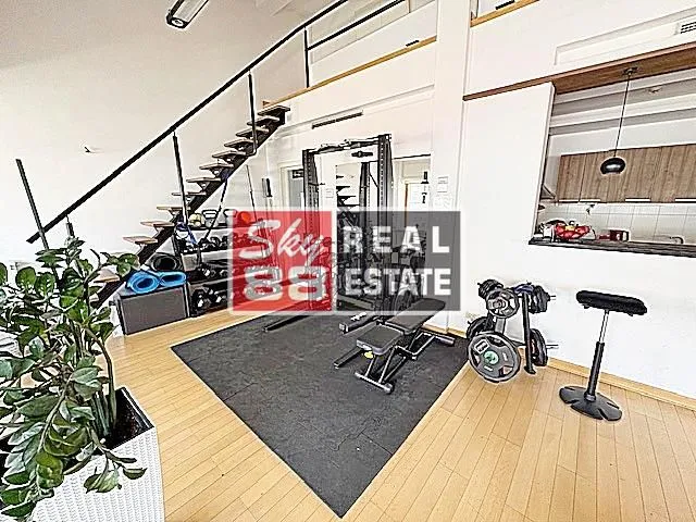 Izdavanje, stan, 415m², Vračar Sve Podlokacije, Beograd