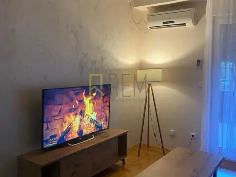 Prodaja, jednosoban stan, 56m², City Kvart, Podgorica - image 2