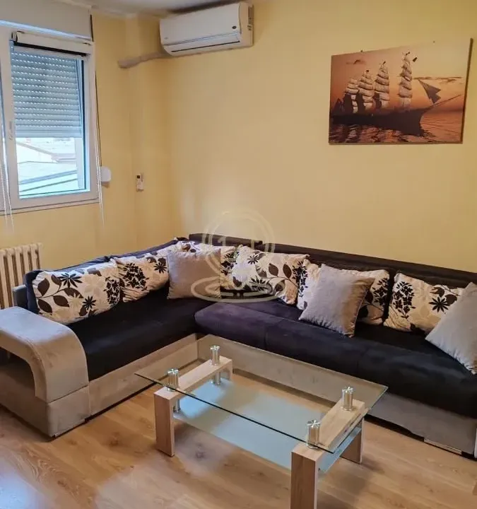 Rent, two bedroom apartment, 36m², Kalenić Pijaca, Vračar Sve Podlokacije