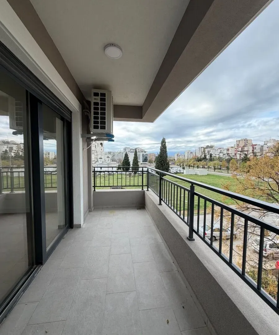 Izdavanje, trosoban stan, 113m², Preko Morače, Podgorica