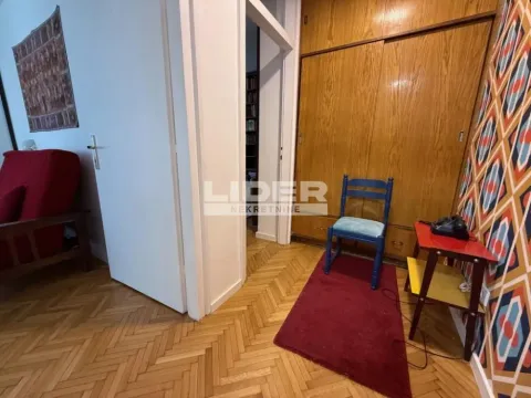 Izdavanje, trosoban stan, 80m², Kalenić Pijaca, Vračar Sve Podlokacije - image 13
