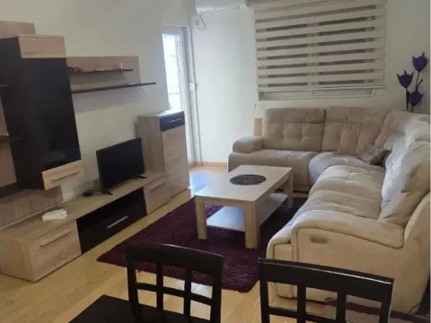Izdavanje, jednosoban stan, 45m², City Kvart, Podgorica - image 7