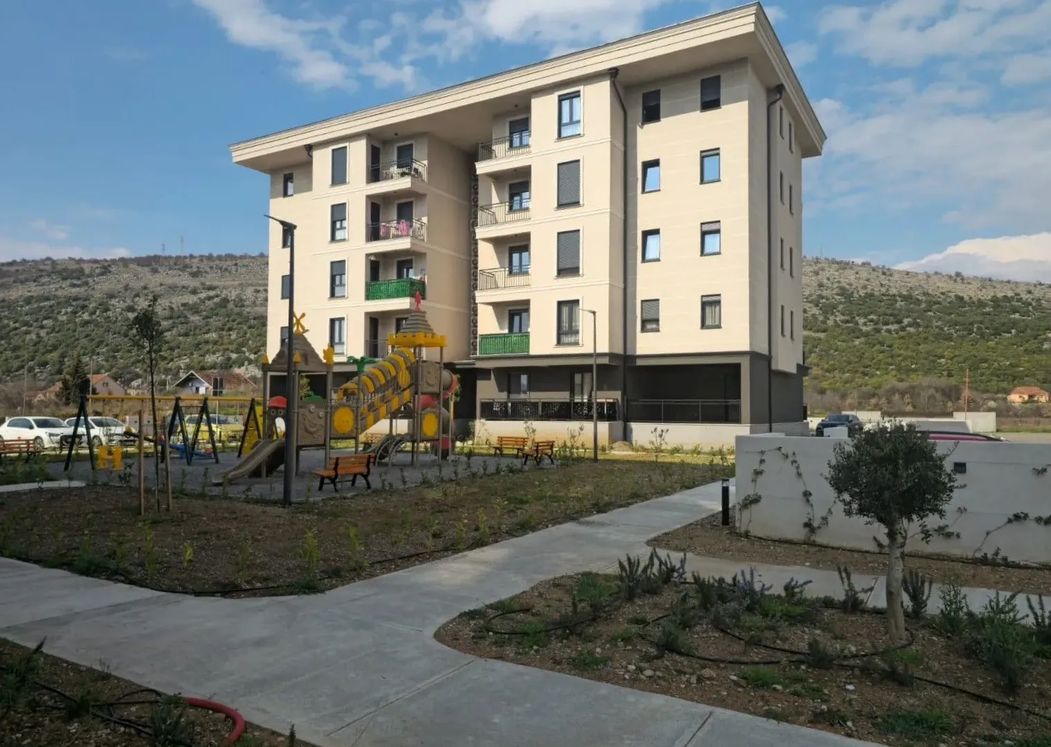 Izdavanje, jednosoban stan, 40m², Tološi, Podgorica