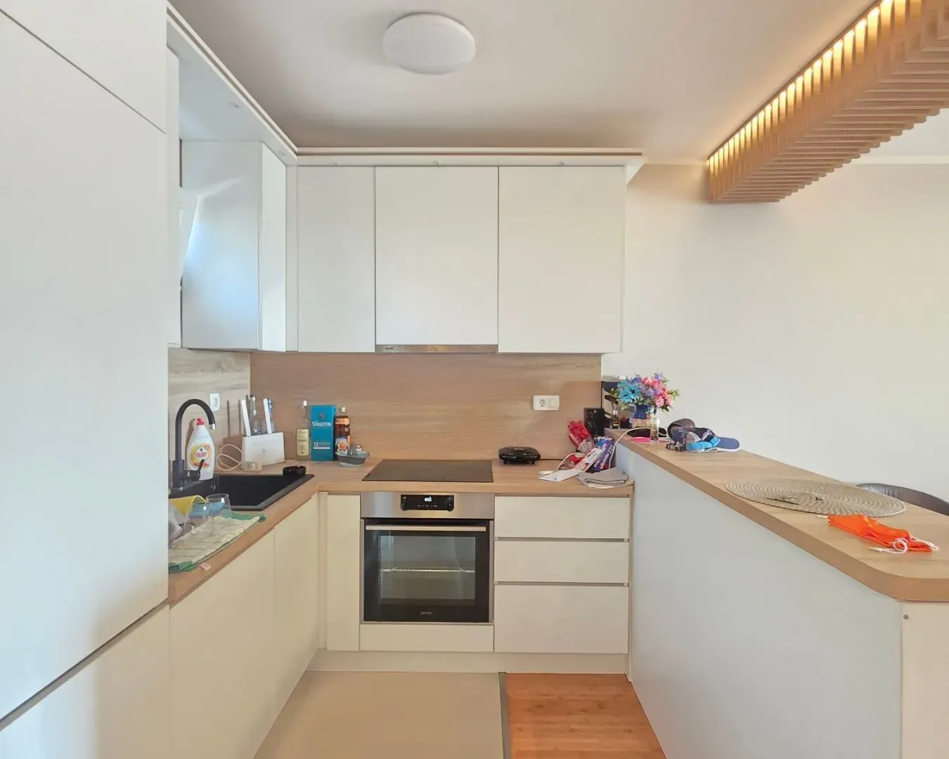 Prodaja, dvosoban stan, 68m², Pržno, Budva