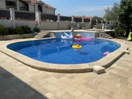 Izdavanje, dvosoban stan, 85m², Kavač, Kotor - image 1