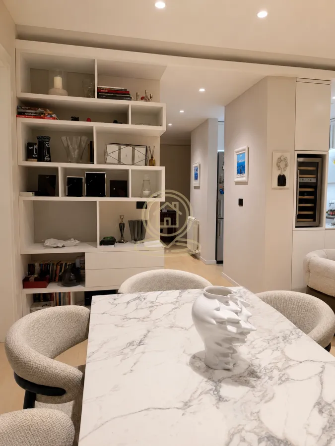 Izdavanje, četvorosoban stan, 104m², Stari Grad, Beograd