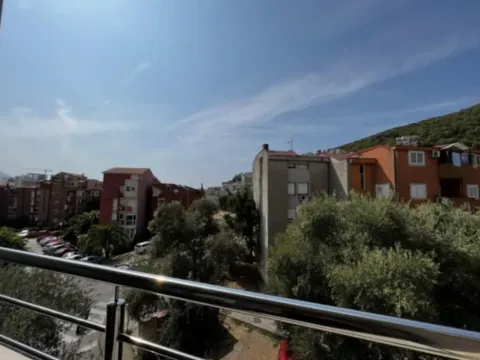 Izdavanje, jednosoban stan, 43m², Centar, Budva - image 5