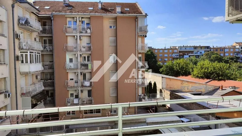 Izdavanje, trosoban stan, 54m², Adamovićevo Naselje, Novi Sad Sve Podlokacije