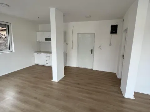 Izdavanje, poslovni prostor, 38m², Niš, Srbija - image 5