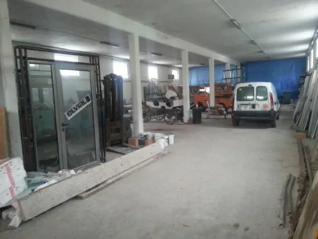 Izdavanje, poslovni prostor, 550m², Altina, Beograd