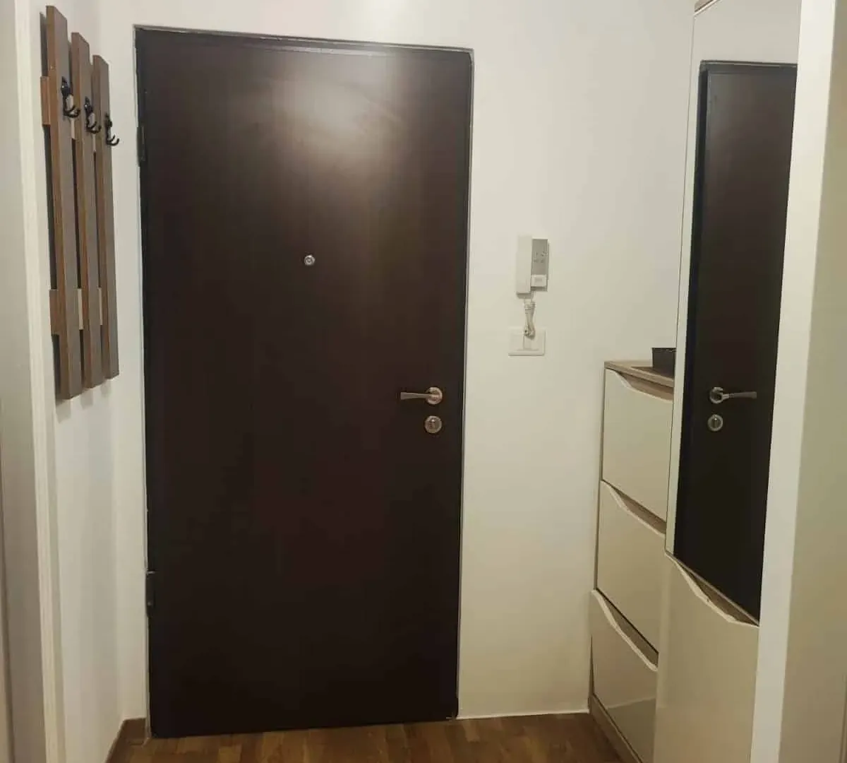 Izdavanje, jednosoban stan, 55m², Zagorič, Podgorica