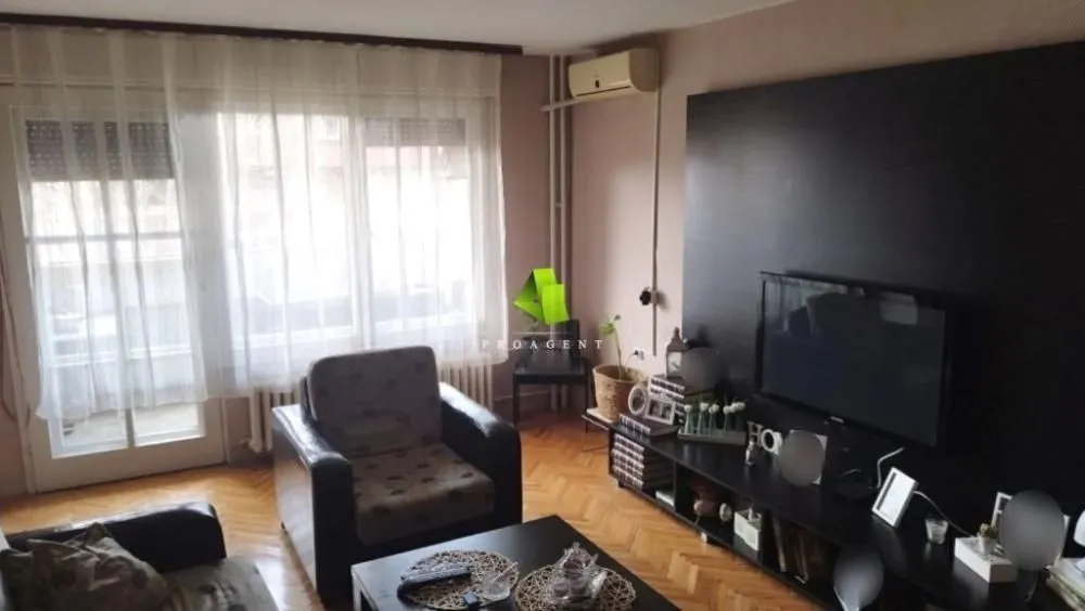 Prodaja, trosoban stan, 85m², Medijana, Niš