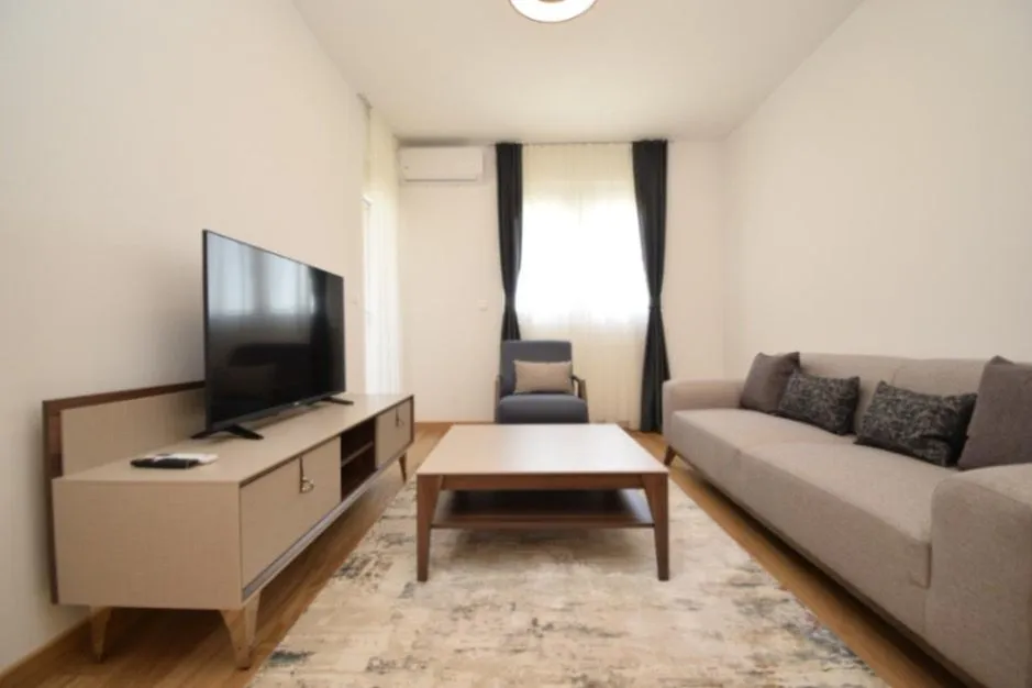 Izdavanje, jednosoban stan, 45m², New City, Podgorica