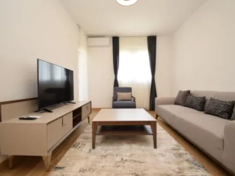 Izdavanje, jednosoban stan, 45m², New City, Podgorica