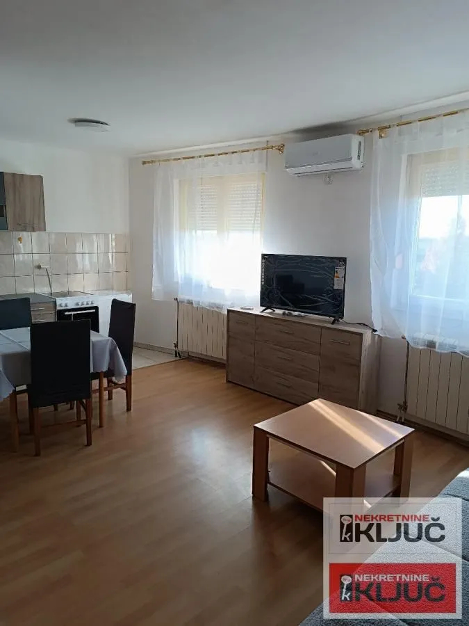 Izdavanje, garsonjera, 30m², Adice, Novi Sad Sve Podlokacije