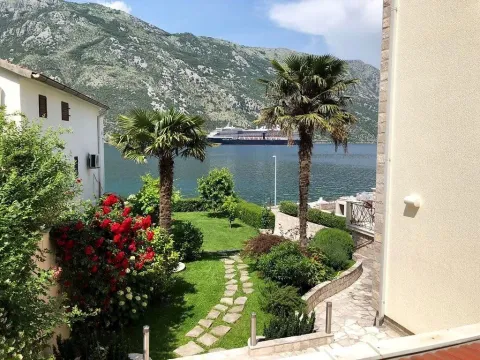 Sale, house, 390m², Stoliv, Kotor - image 5
