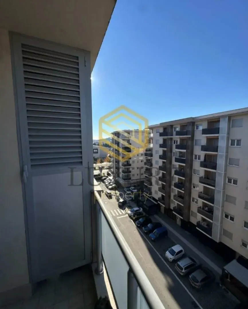 Izdavanje, dvosoban stan, 64m², City Kvart, Podgorica