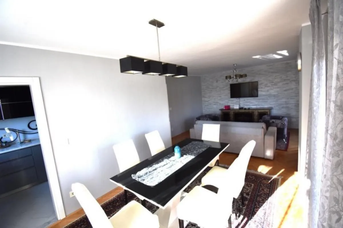 Rent, two bedroom apartment, 80m², Centar, Tivat