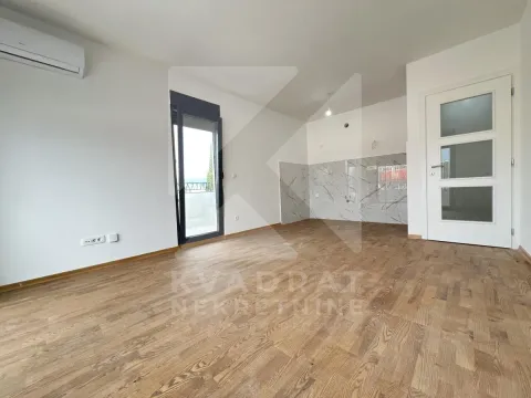 Izdavanje, dvosoban stan, 55m², City Kvart, Podgorica - image 1