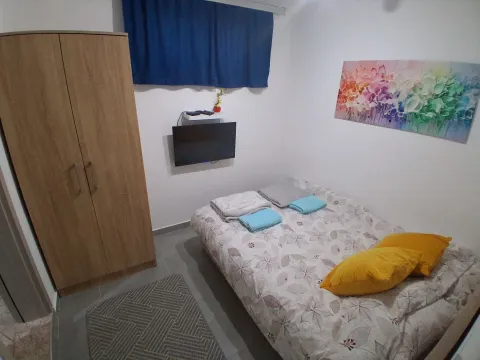 Stan-na-dan, jednosoban stan, 39m², Blok 9, Podgorica - image 4