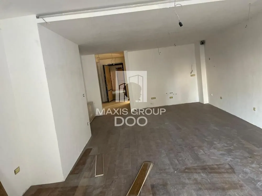 Prodaja, četvorosoban stan, 130m², Vračar Centar, Vračar Sve Podlokacije