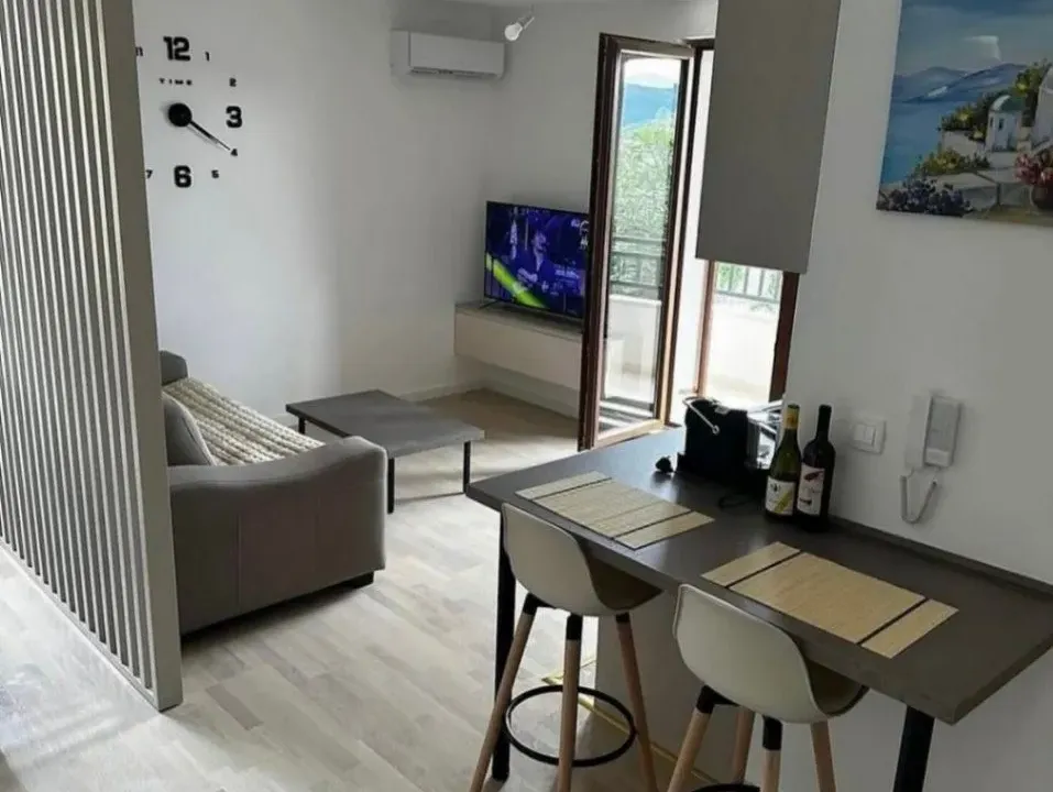 Rent, one bedroom apartment, 44m², Tivat, Crna Gora