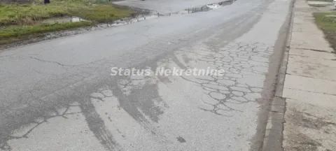 Asfaltirana pristupna ulica ispred nekretnine. - image 4