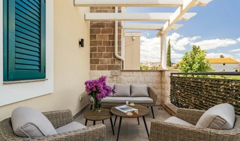 Prodaja, jednosoban stan, 71m², Luštica Bay, Tivat - image 1