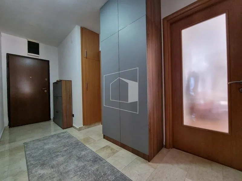 Rent, apartment, 87m², Stari Aerodrom, Podgorica