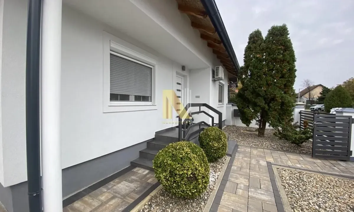 Sale, house, 147m², Centar, Žabljak