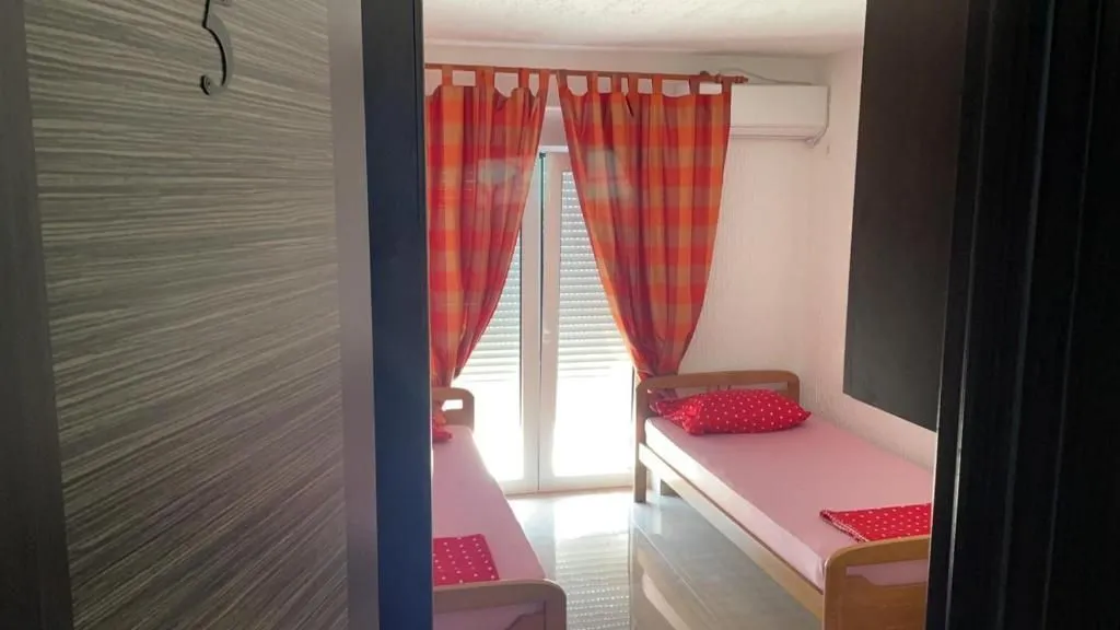 Prodaja, kuća, 350m², Sutomore, Bar