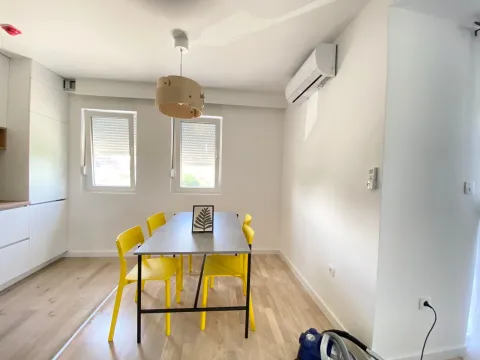 Izdavanje, dvosoban stan, 67m², Centar, Podgorica - image 4