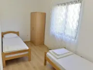 Izdavanje, četvorosoban stan, 210m², Marići, Tivat - image 10