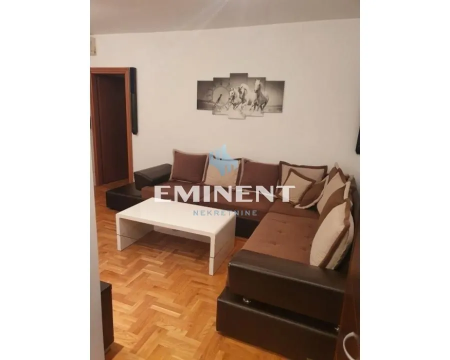 Rent, two bedroom apartment, 40m², Crveni Krst, Beograd