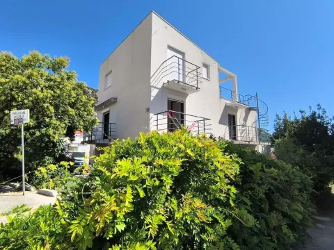 Rent, one bedroom apartment, 43m², Lazi, Budva - image 10