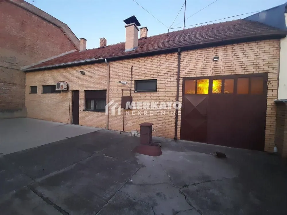 Prodaja, kuća, 369m², Centar, Zrenjanin