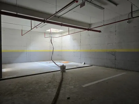 Izdavanje, poslovni prostor, 188m², Stari Aerodrom, Podgorica - image 7