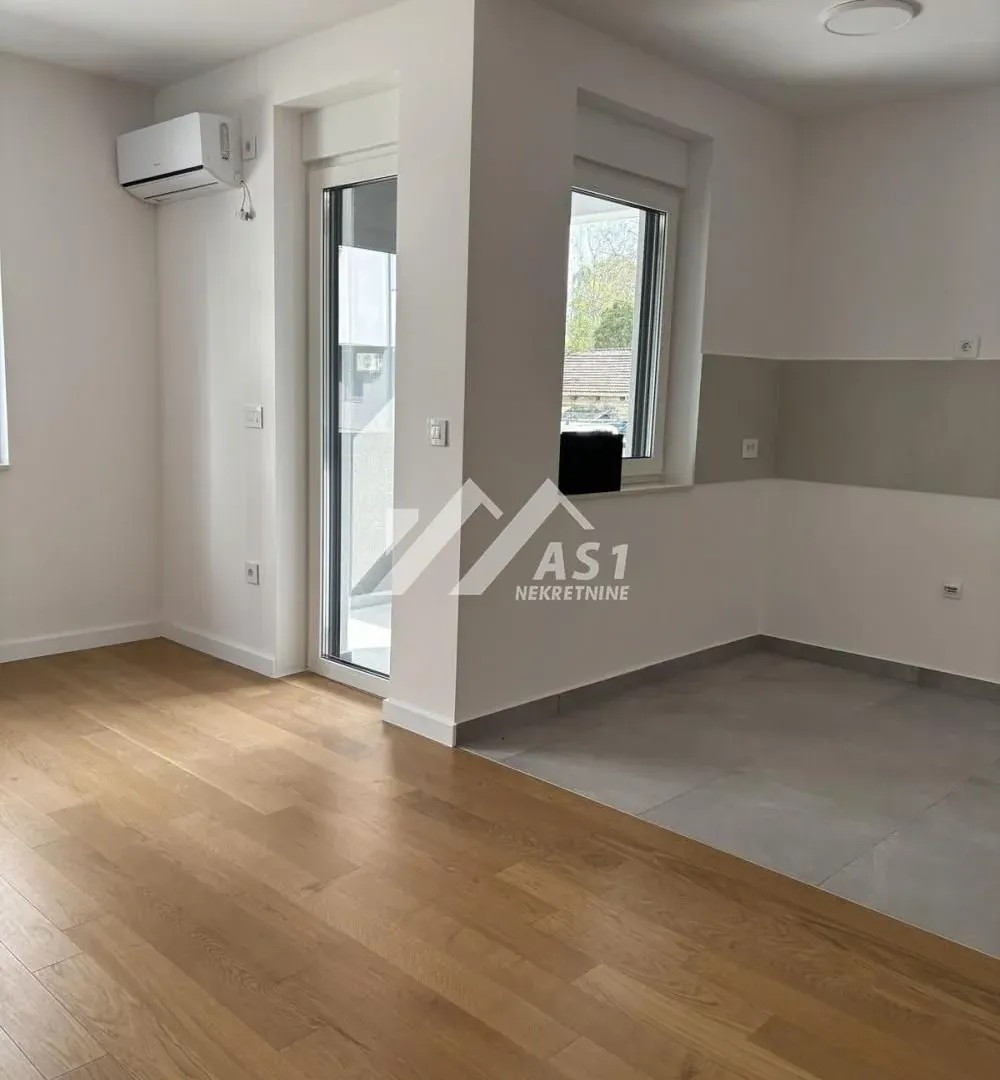 Izdavanje, dvosoban stan, 46m², Bulevar Evrope, Novi Sad Sve Podlokacije