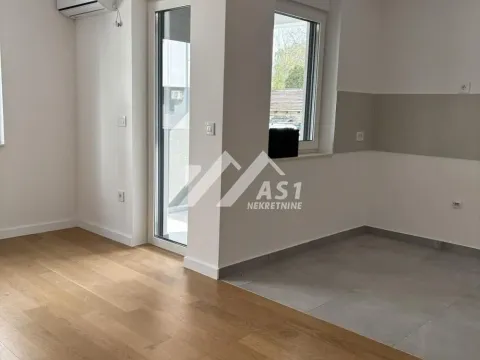Izdavanje, dvosoban stan, 46m², Bulevar Evrope, Novi Sad Sve Podlokacije - image 2