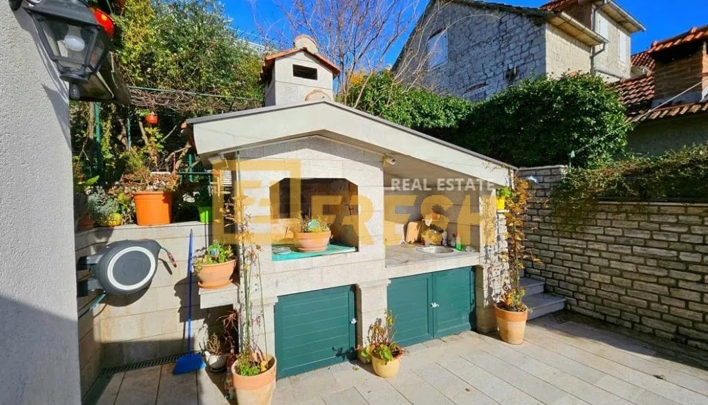 Rent, house, 296m², Herceg Novi, Crna Gora