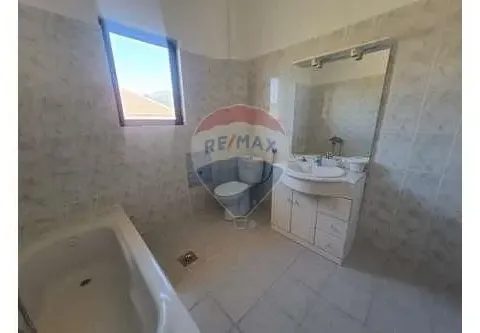 Izdavanje, kuća, 320m², Zagorič, Podgorica - image 17