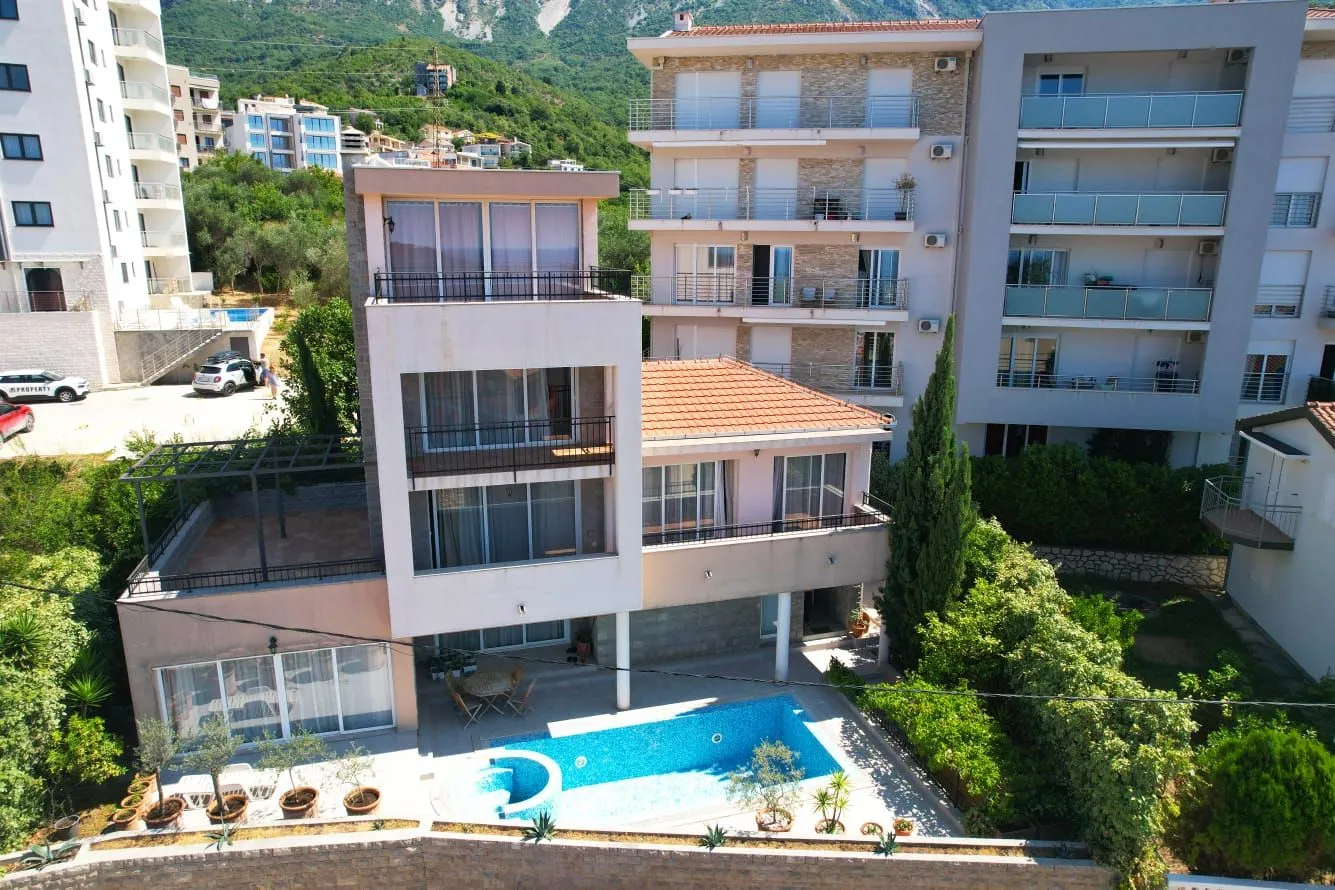 Sale, house, 495m², Bečići, Budva