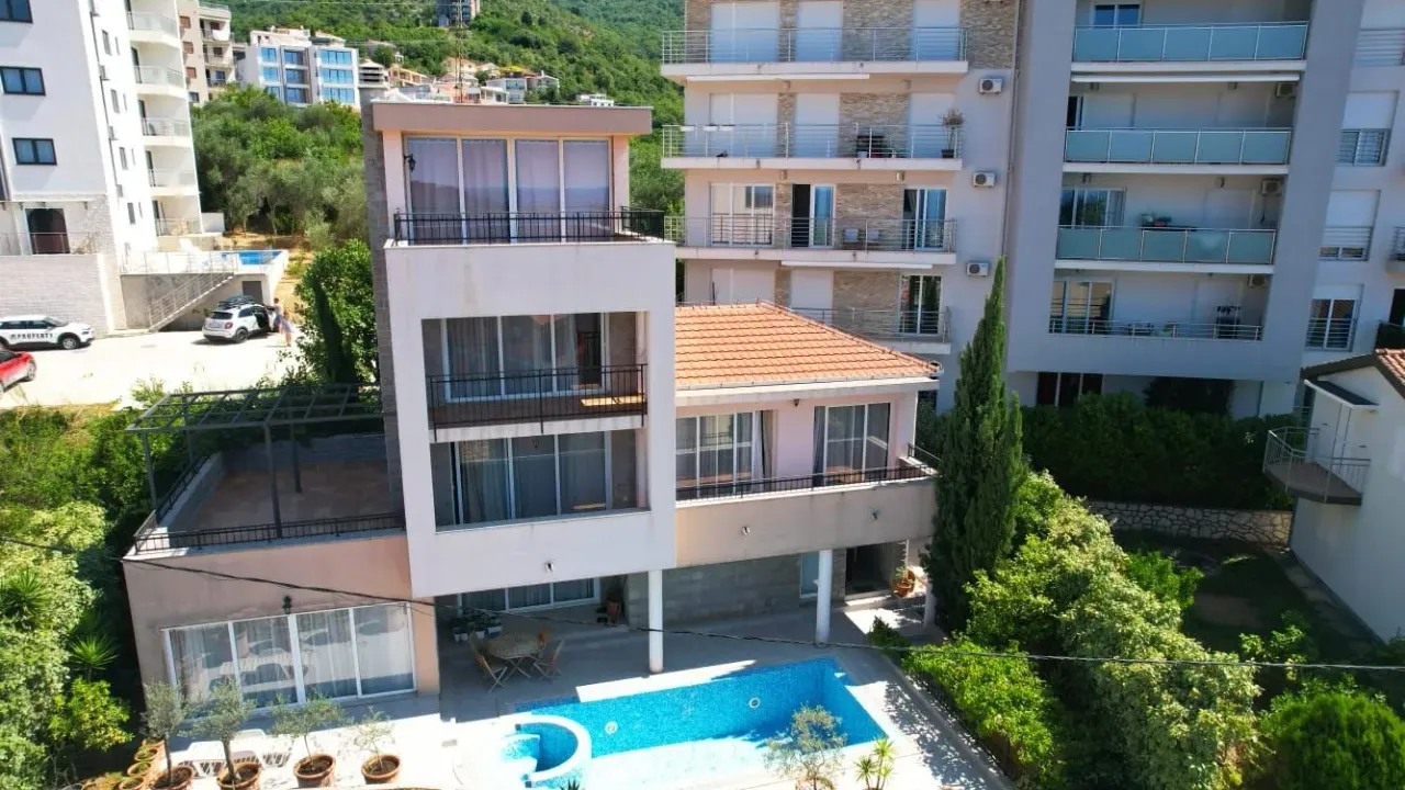 Sale, house, 495m², Bečići, Budva