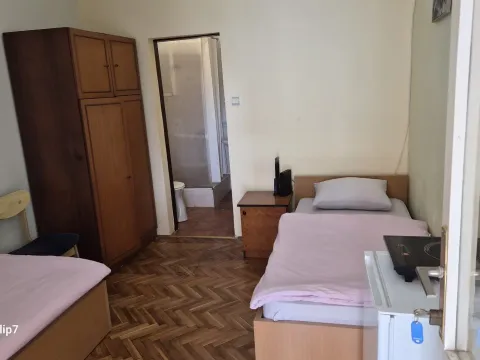 Izdavanje, jednosoban stan, 15m², Babilonija, Budva - image 4