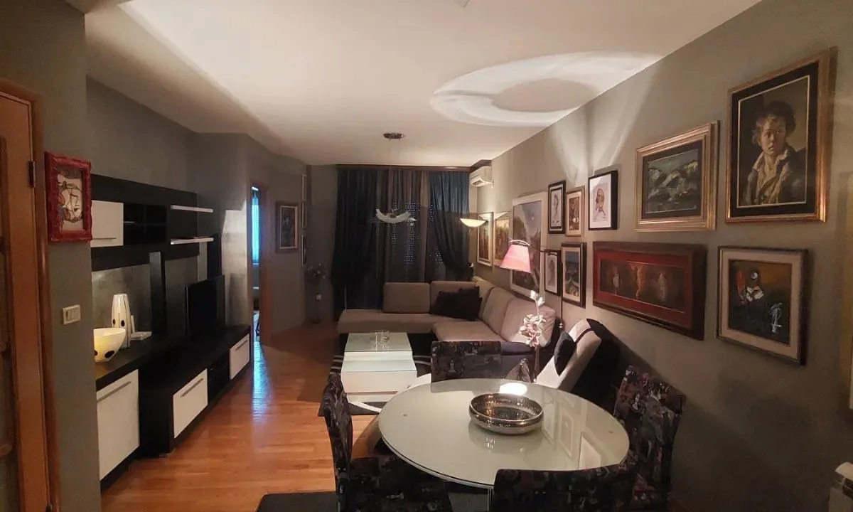 Izdavanje, trosoban stan, 105m², Preko Morače, Podgorica