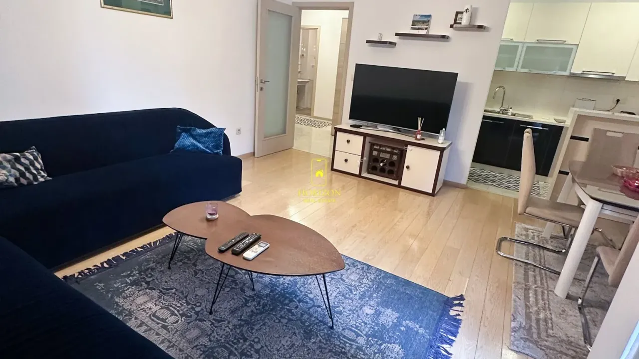 Izdavanje, dvosoban stan, 75m², City Kvart, Podgorica