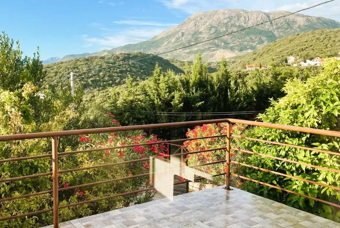 Prodaja, kuća, 145m², Utjeha, Bar